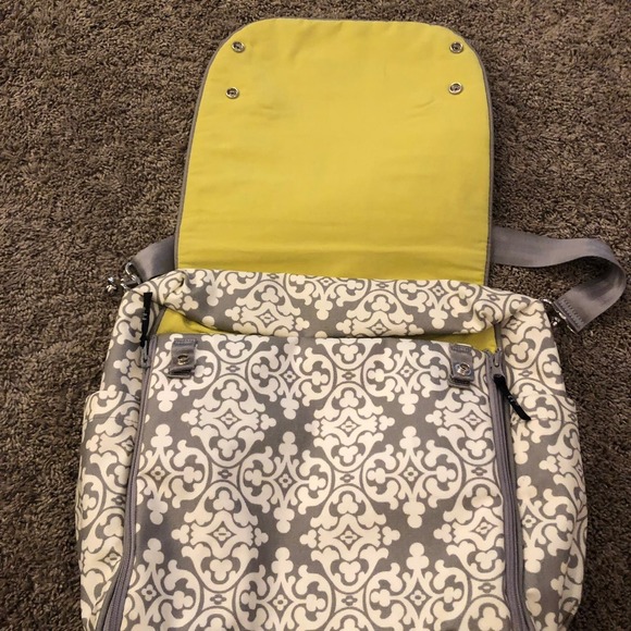 Petunia Pickle Bottom Diaper Bag EUC‎ - Picture 3 of 11